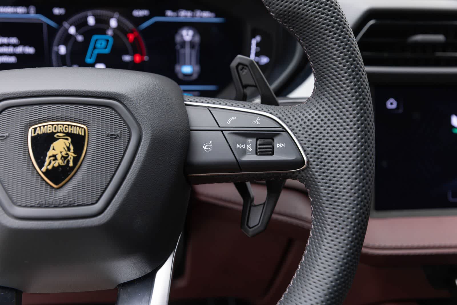 2026 Lamborghini Urus SE