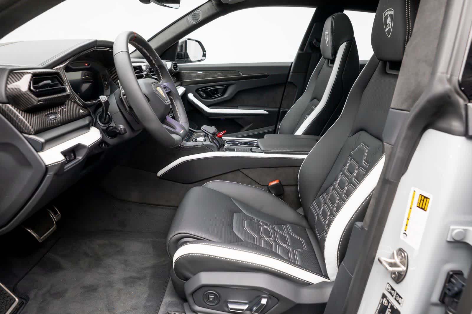 2025 Lamborghini Urus SE