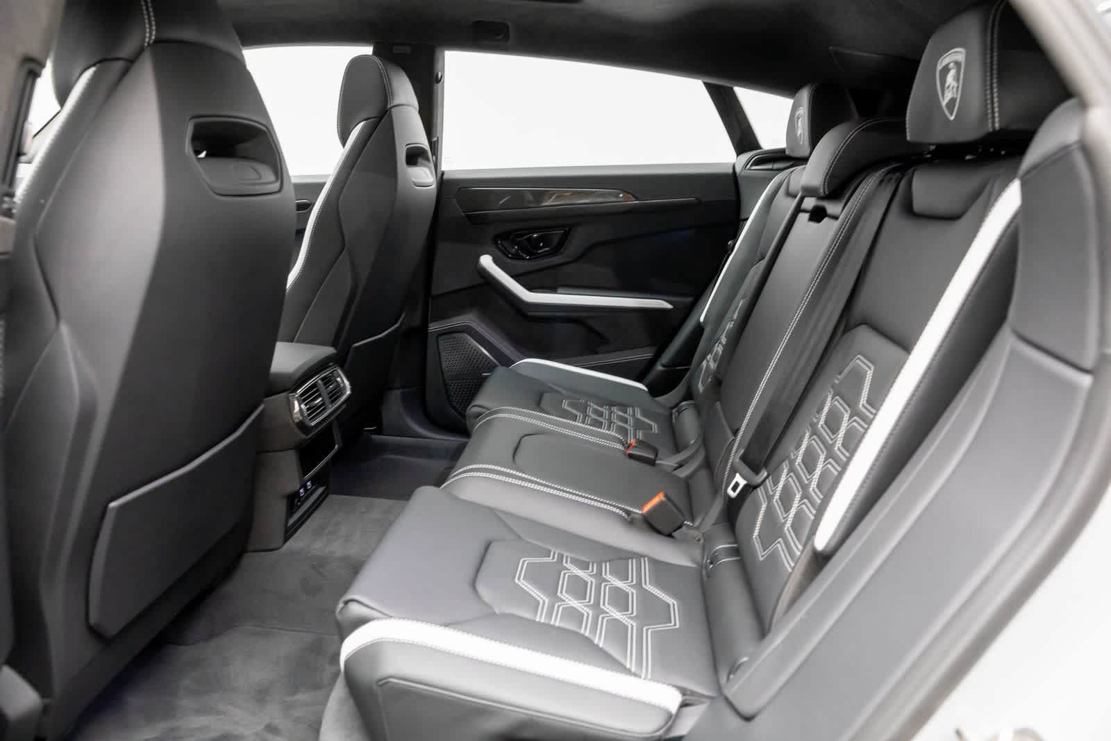 2025 Lamborghini Urus SE