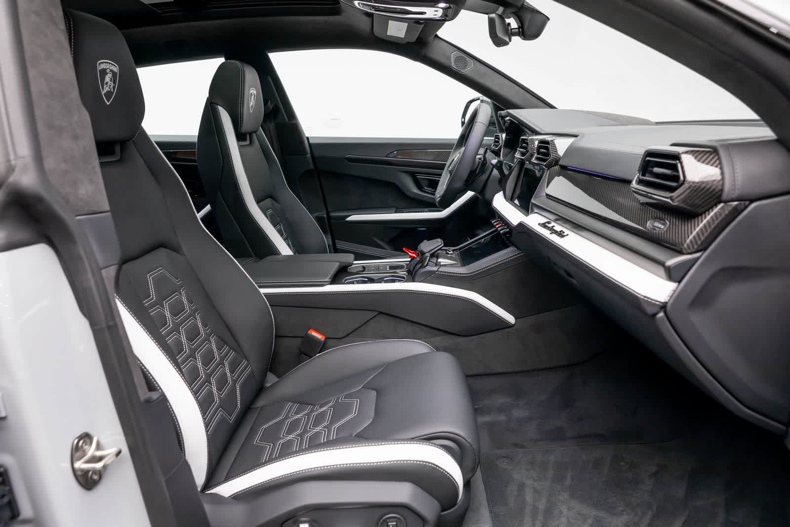 2025 Lamborghini Urus SE