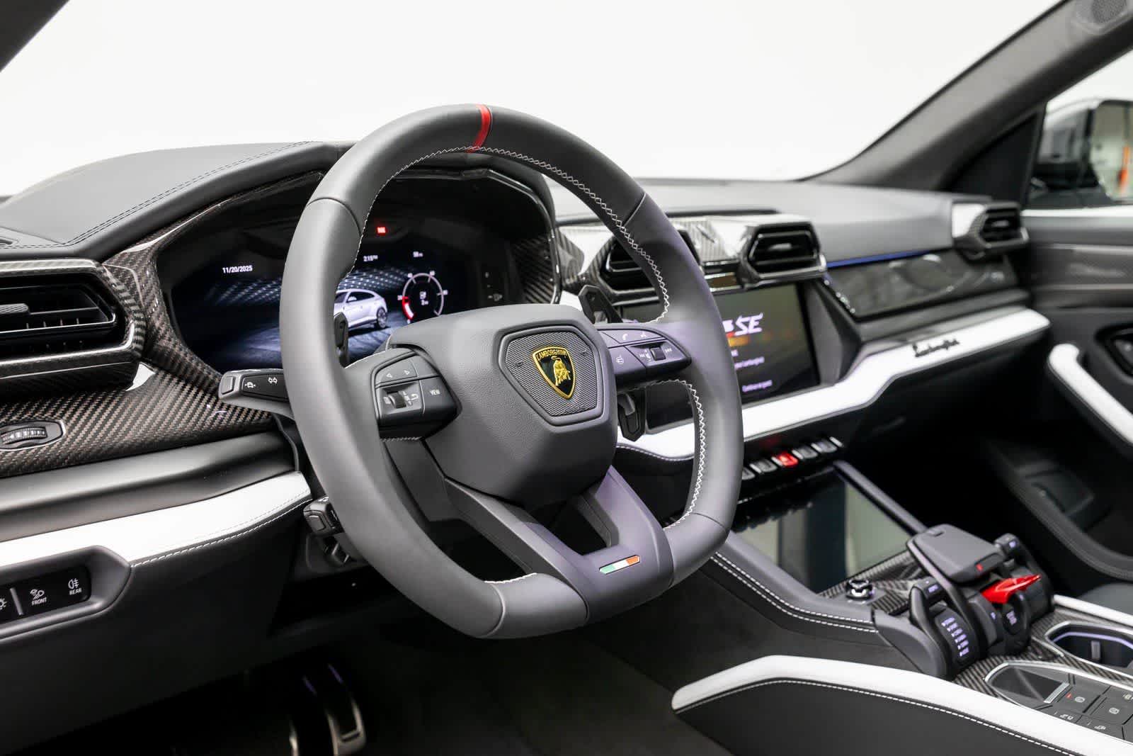 2025 Lamborghini Urus SE