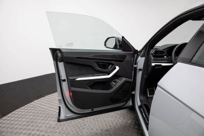 2025 Lamborghini Urus SE