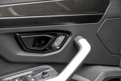2025 Lamborghini Urus SE