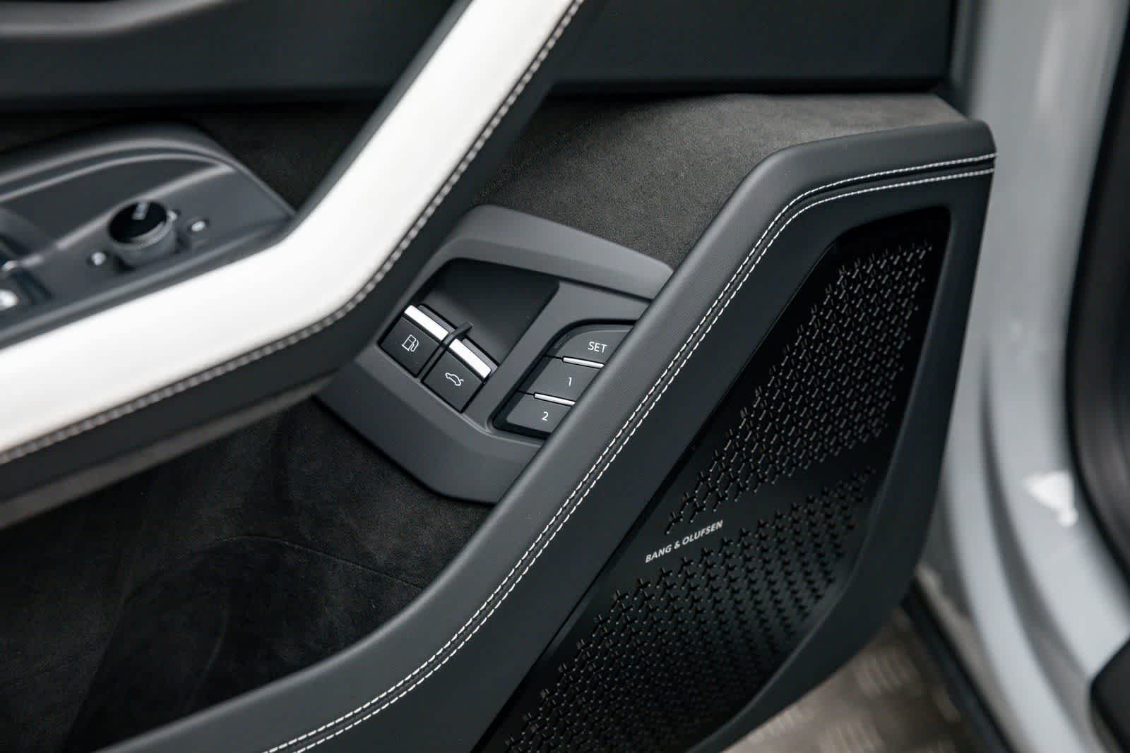 2025 Lamborghini Urus SE