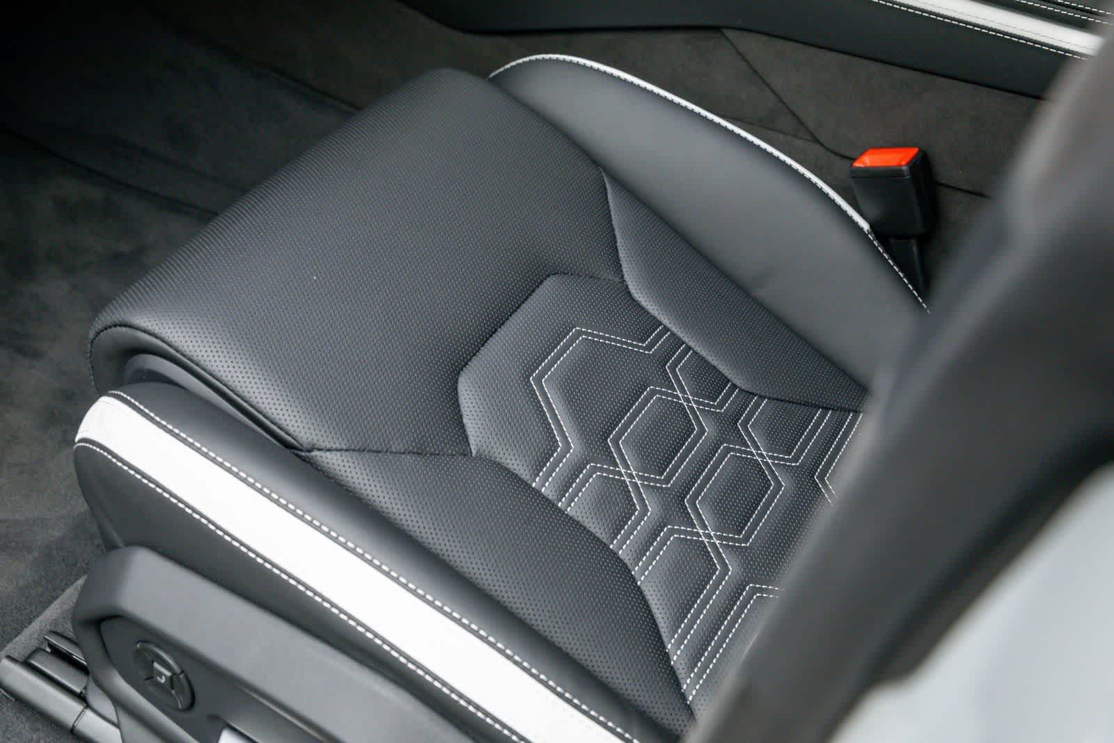 2025 Lamborghini Urus SE