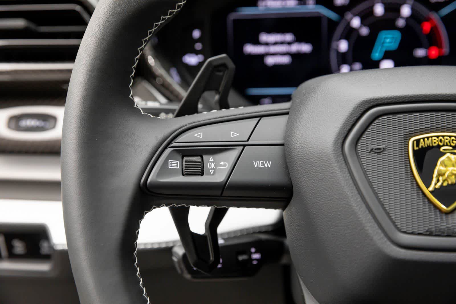 2025 Lamborghini Urus SE