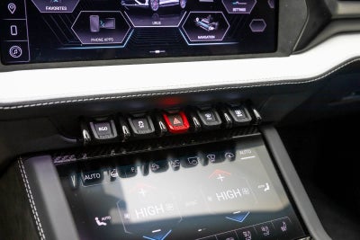 2025 Lamborghini Urus SE