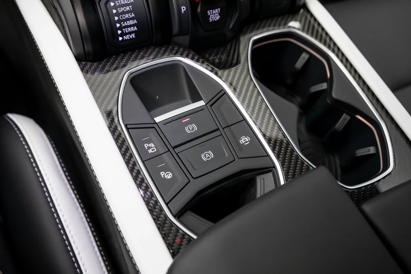 2025 Lamborghini Urus SE
