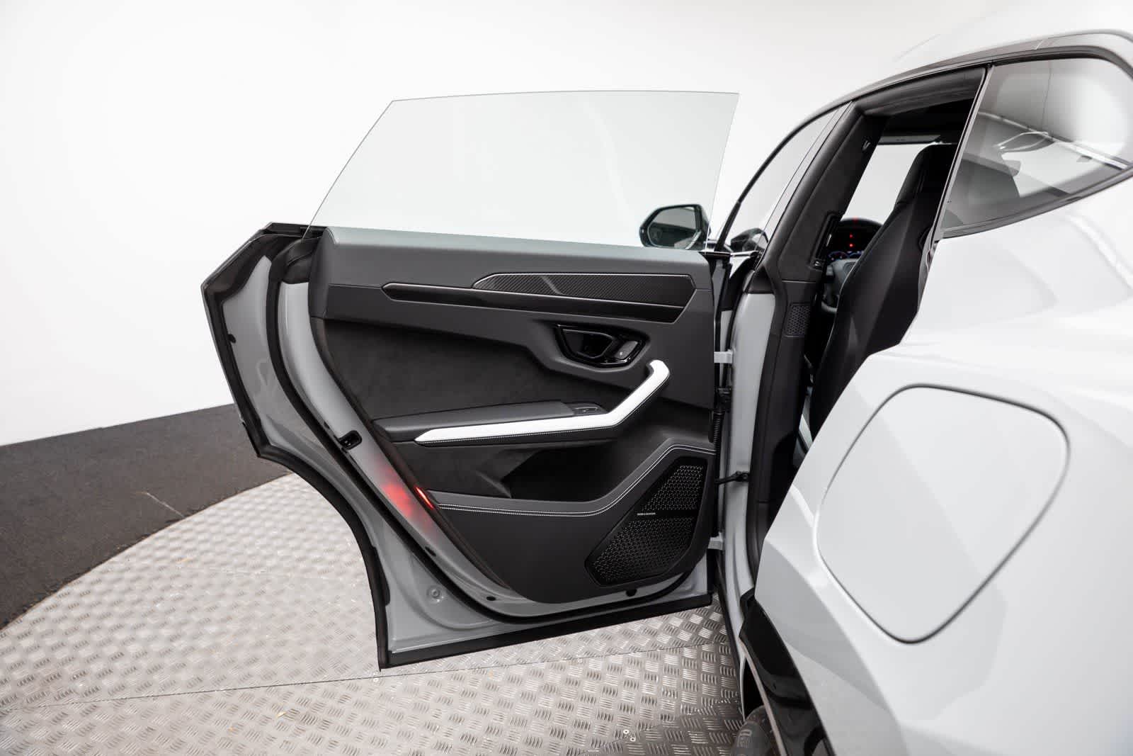 2025 Lamborghini Urus SE