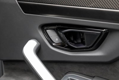 2025 Lamborghini Urus SE