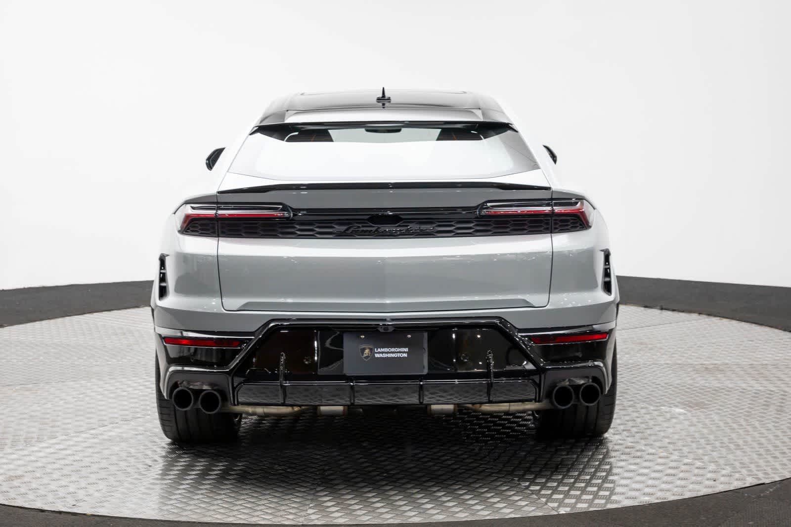2025 Lamborghini Urus SE
