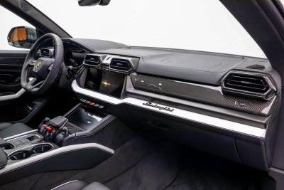2025 Lamborghini Urus SE