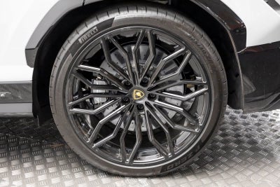 2025 Lamborghini Urus SE
