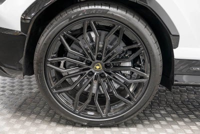 2025 Lamborghini Urus SE