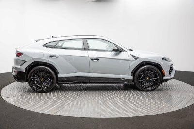 2025 Lamborghini Urus SE