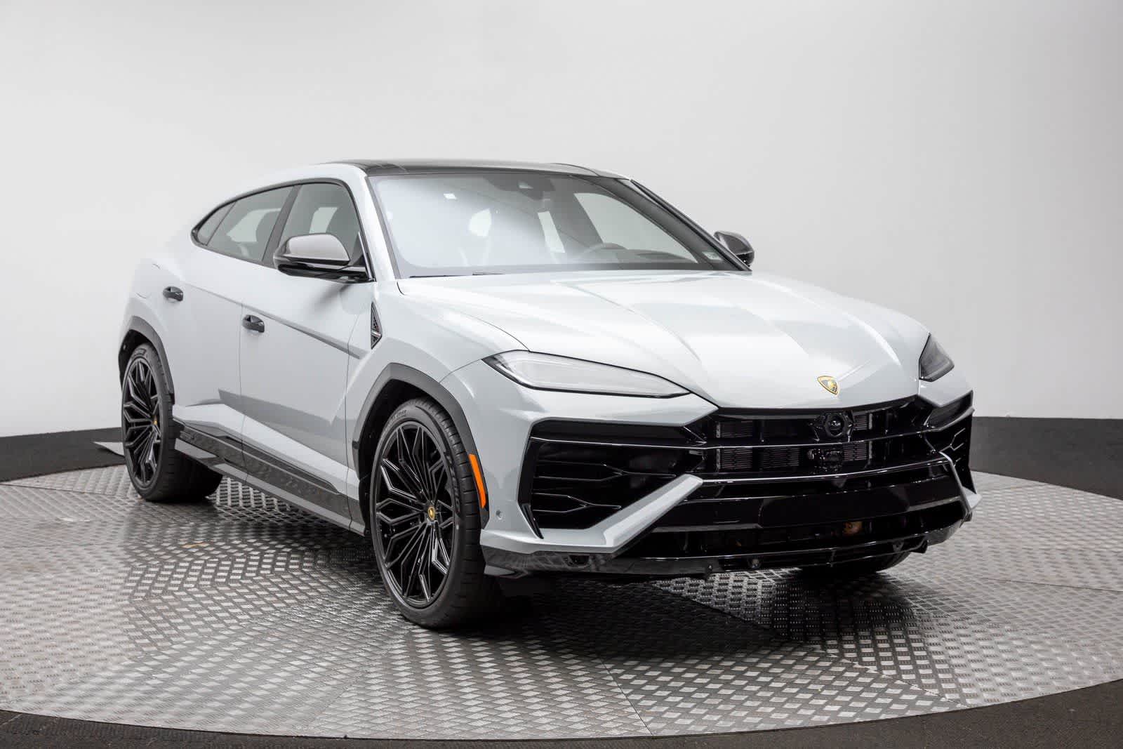 2025 Lamborghini Urus SE