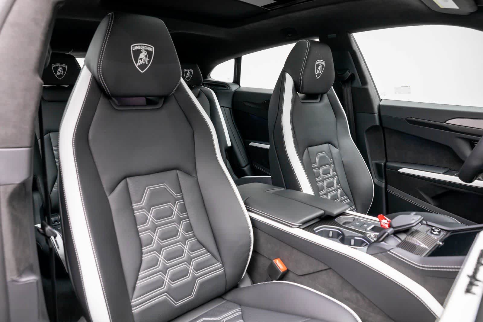 2025 Lamborghini Urus SE