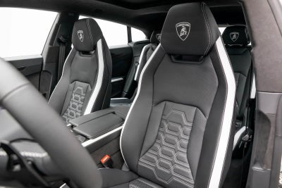 2025 Lamborghini Urus SE