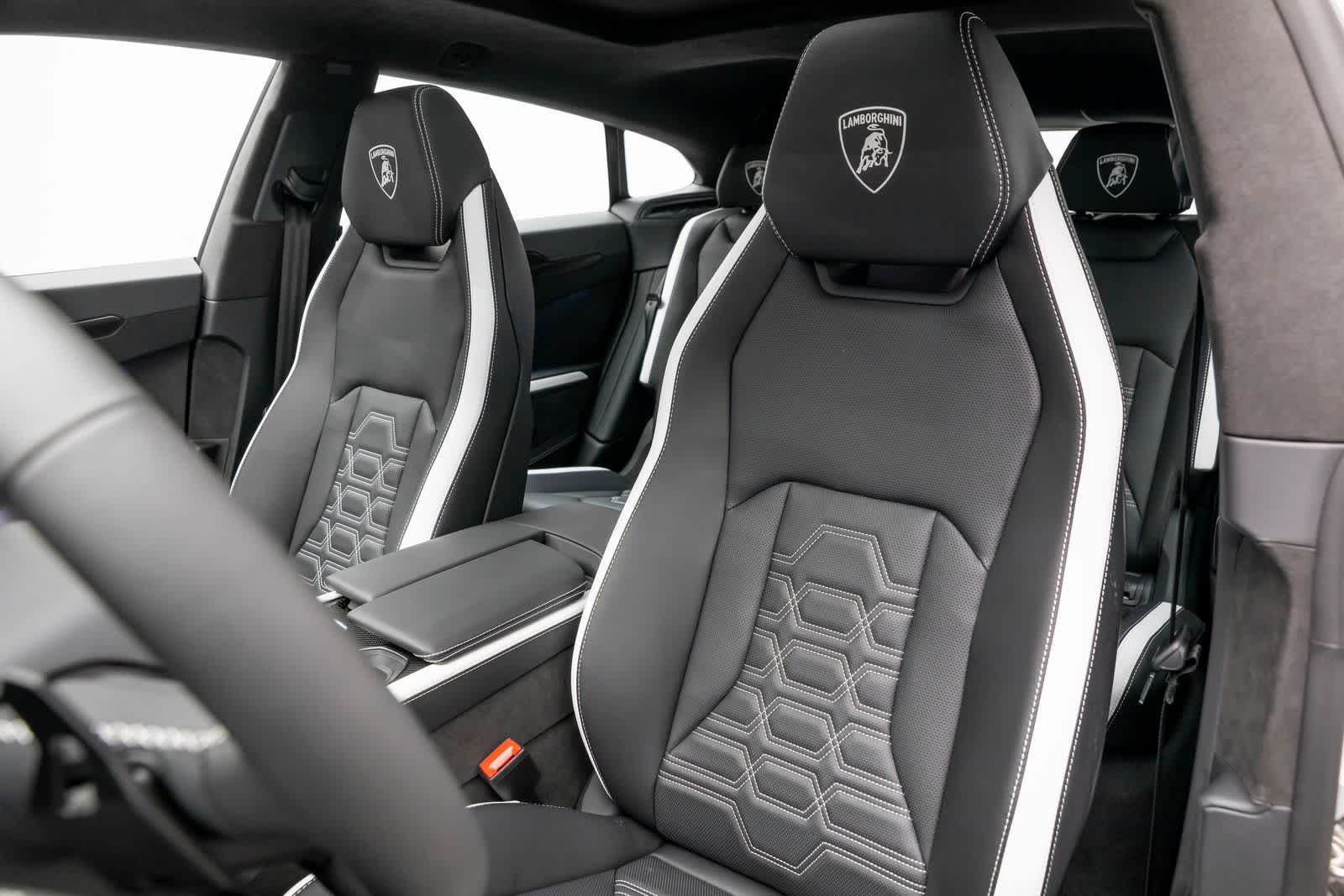 2025 Lamborghini Urus SE