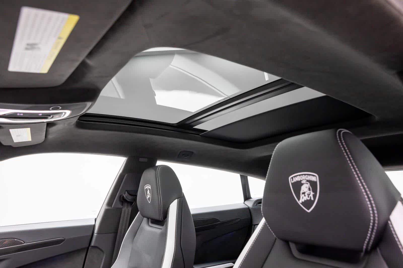 2025 Lamborghini Urus SE