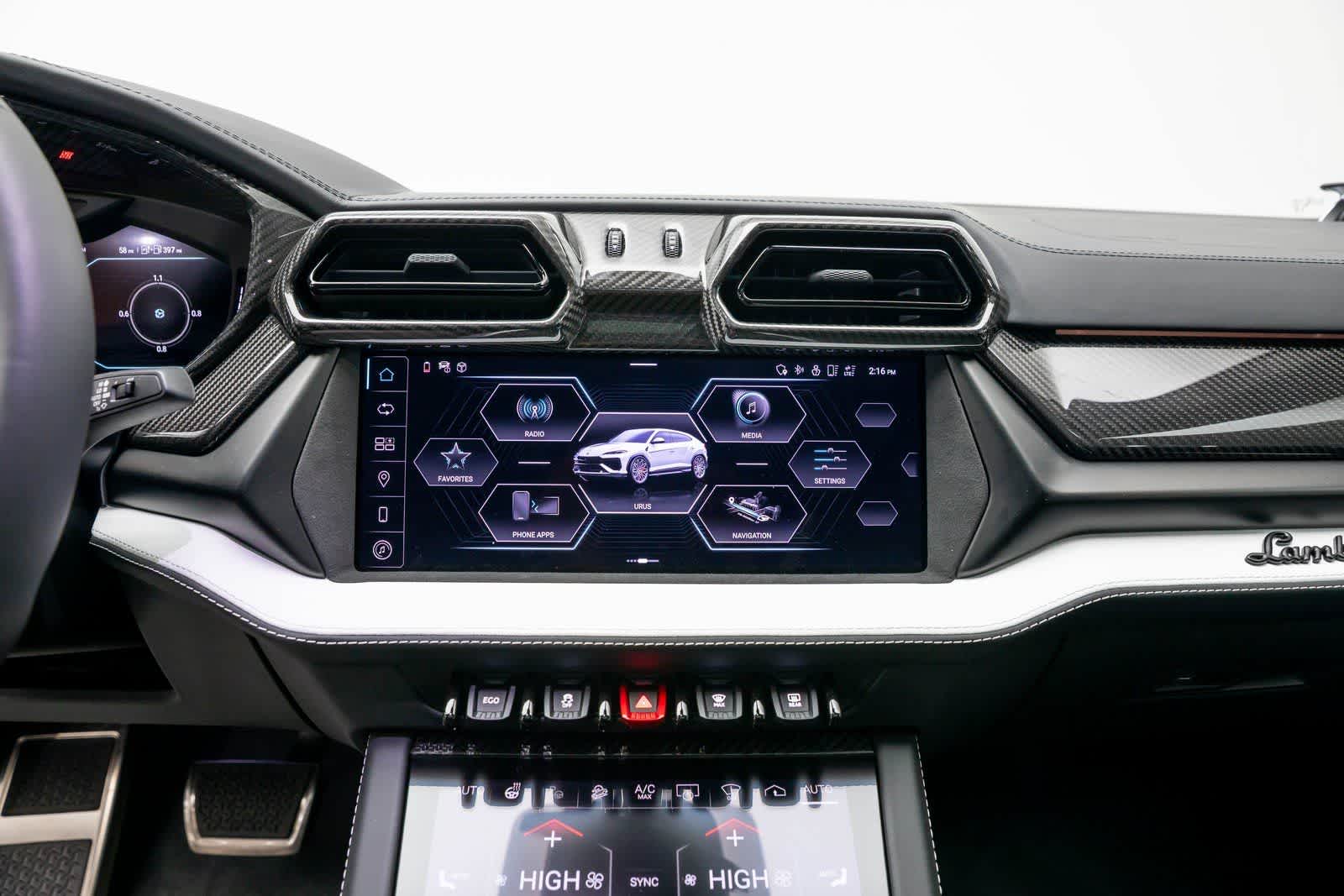 2025 Lamborghini Urus SE