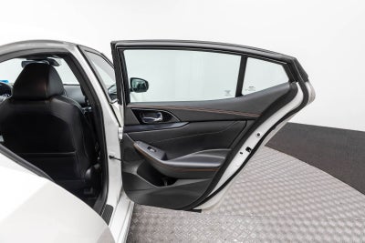 2021 Nissan Maxima SR