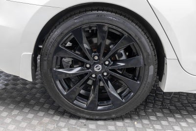 2021 Nissan Maxima SR