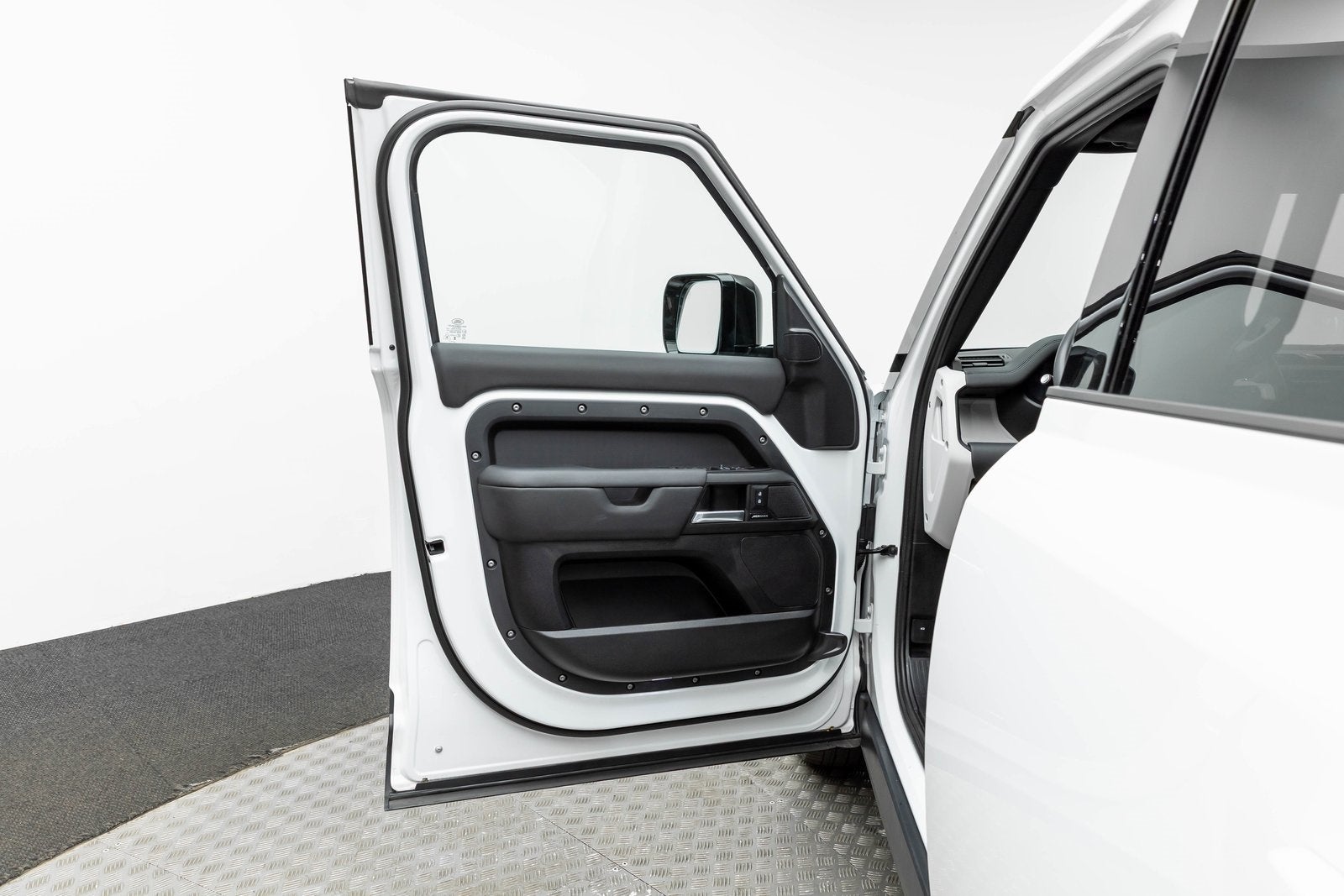 2025 Land Rover Defender S