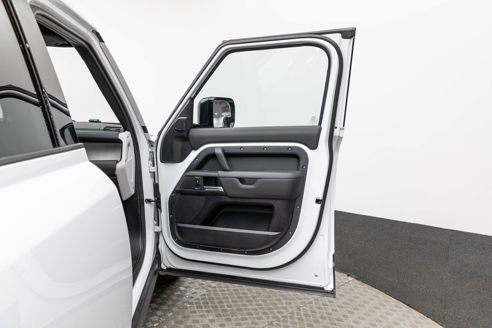 2025 Land Rover Defender S