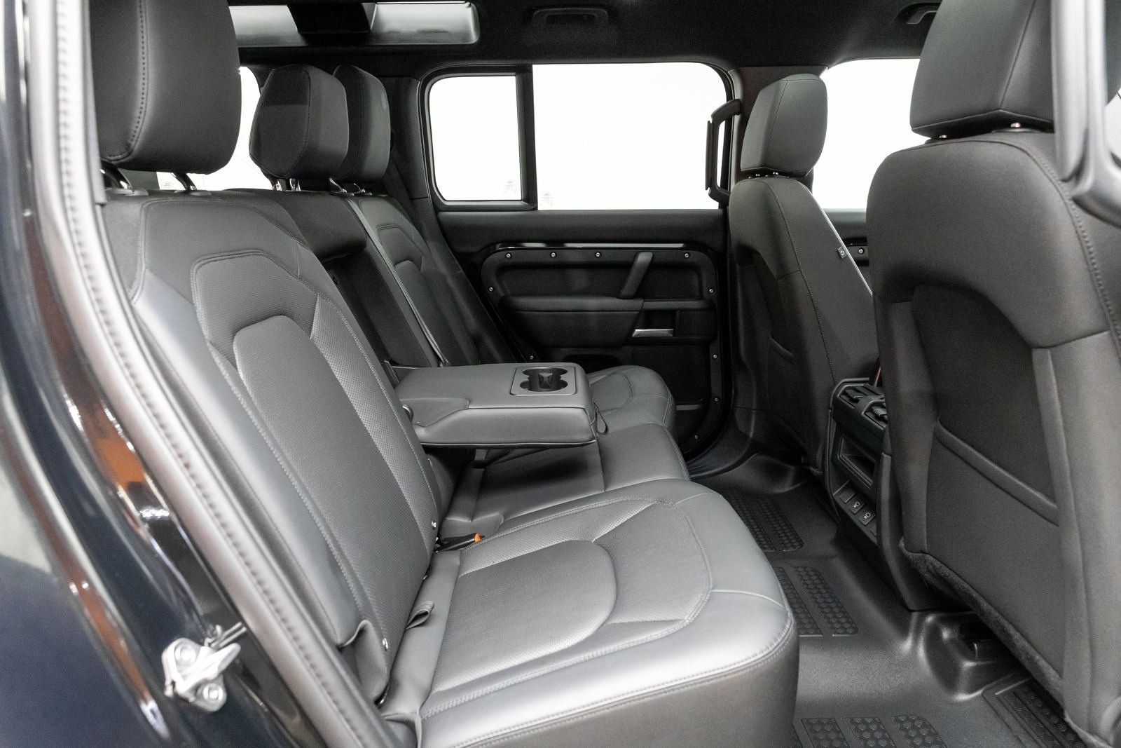 2025 Land Rover Defender S