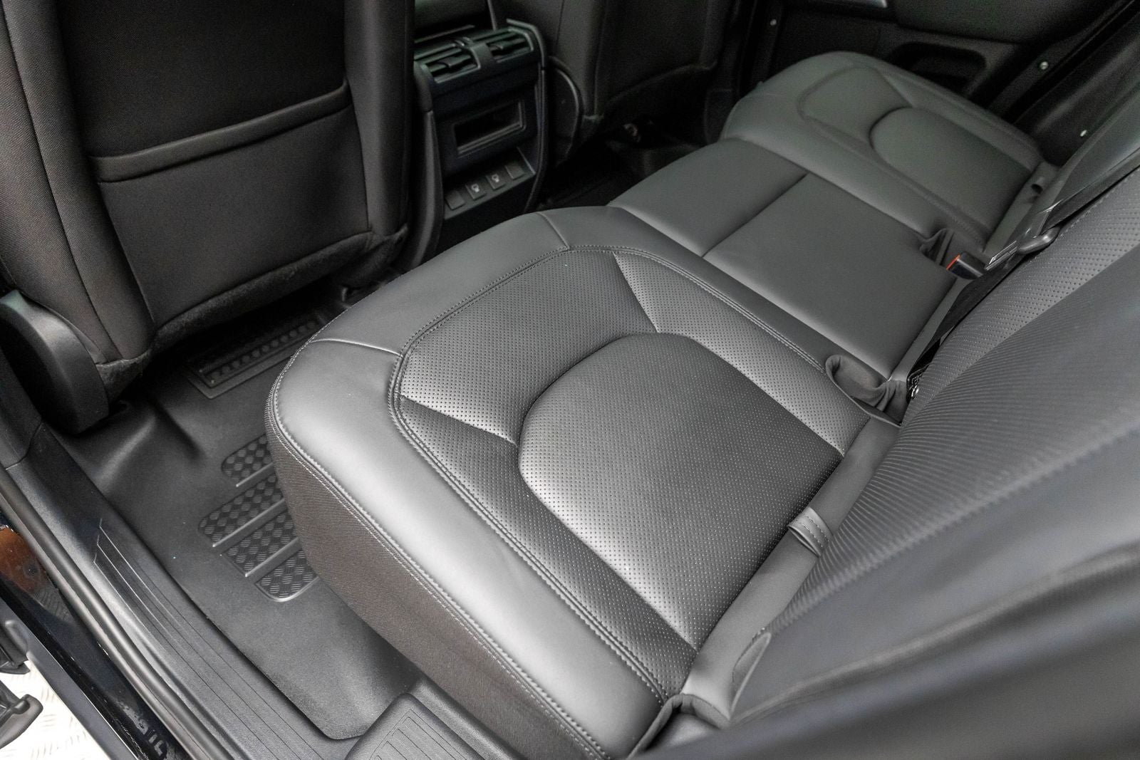 2025 Land Rover Defender S