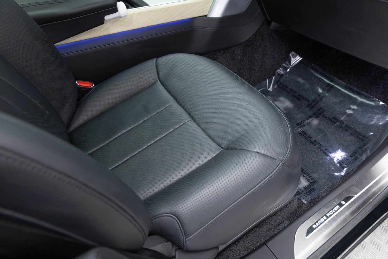 2025 Land Rover Range Rover SV