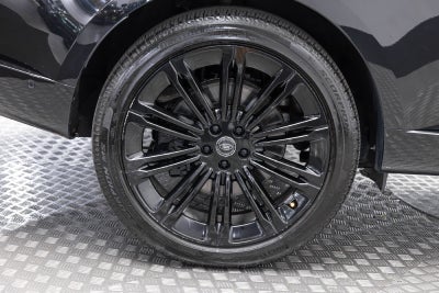 2025 Land Rover Range Rover SV