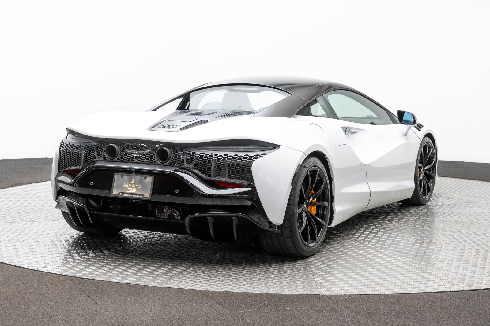 2023 McLaren Artura Coupe