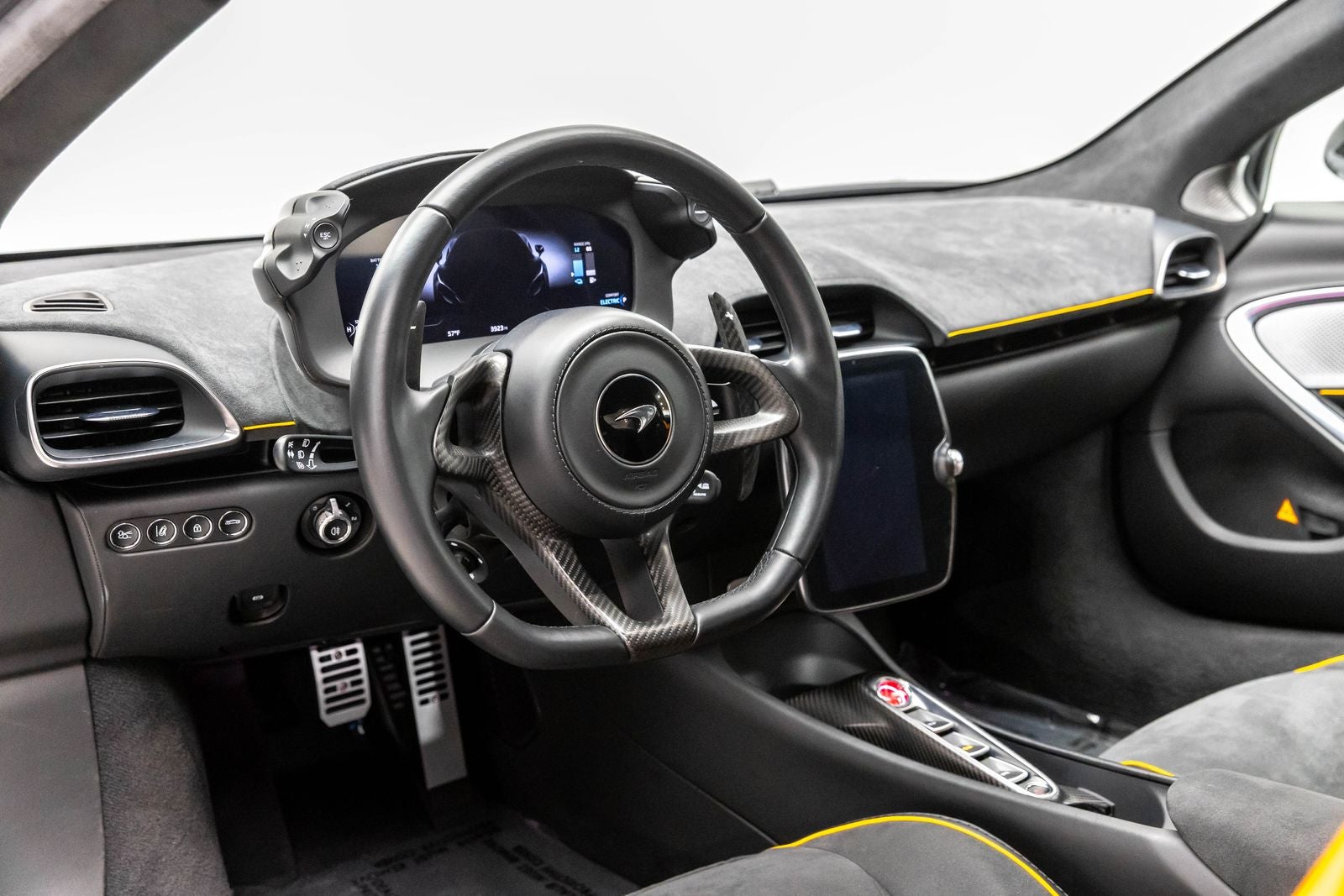 2023 McLaren Artura Coupe