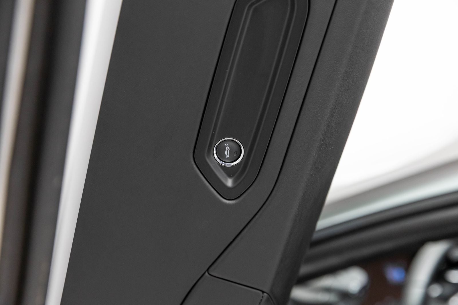 2023 McLaren Artura Coupe