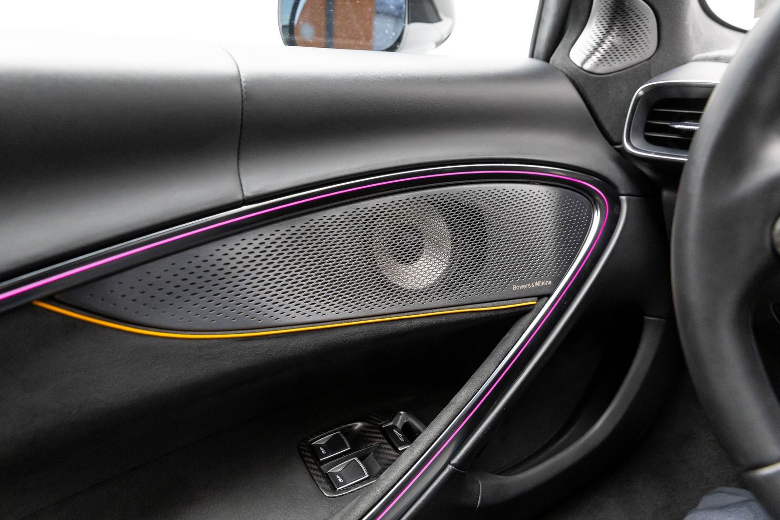 2023 McLaren Artura Coupe