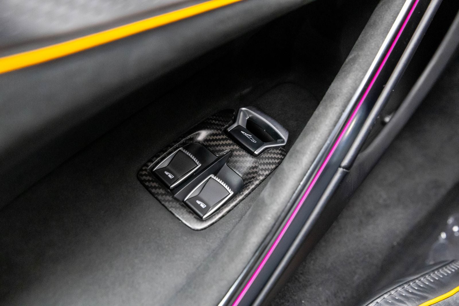 2023 McLaren Artura Coupe