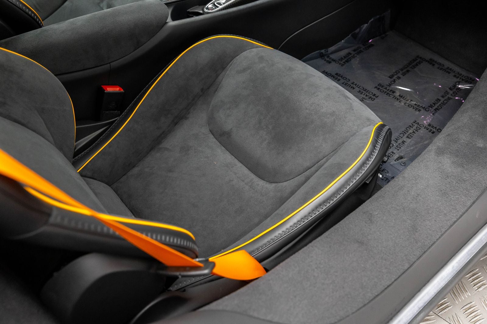 2023 McLaren Artura Coupe