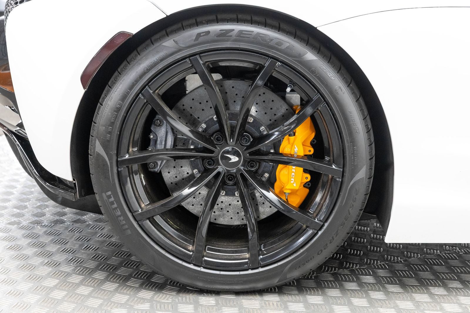 2023 McLaren Artura Coupe