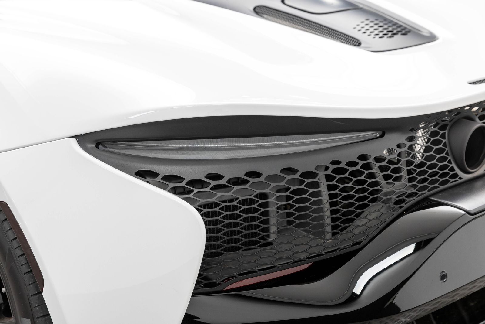 2023 McLaren Artura Coupe