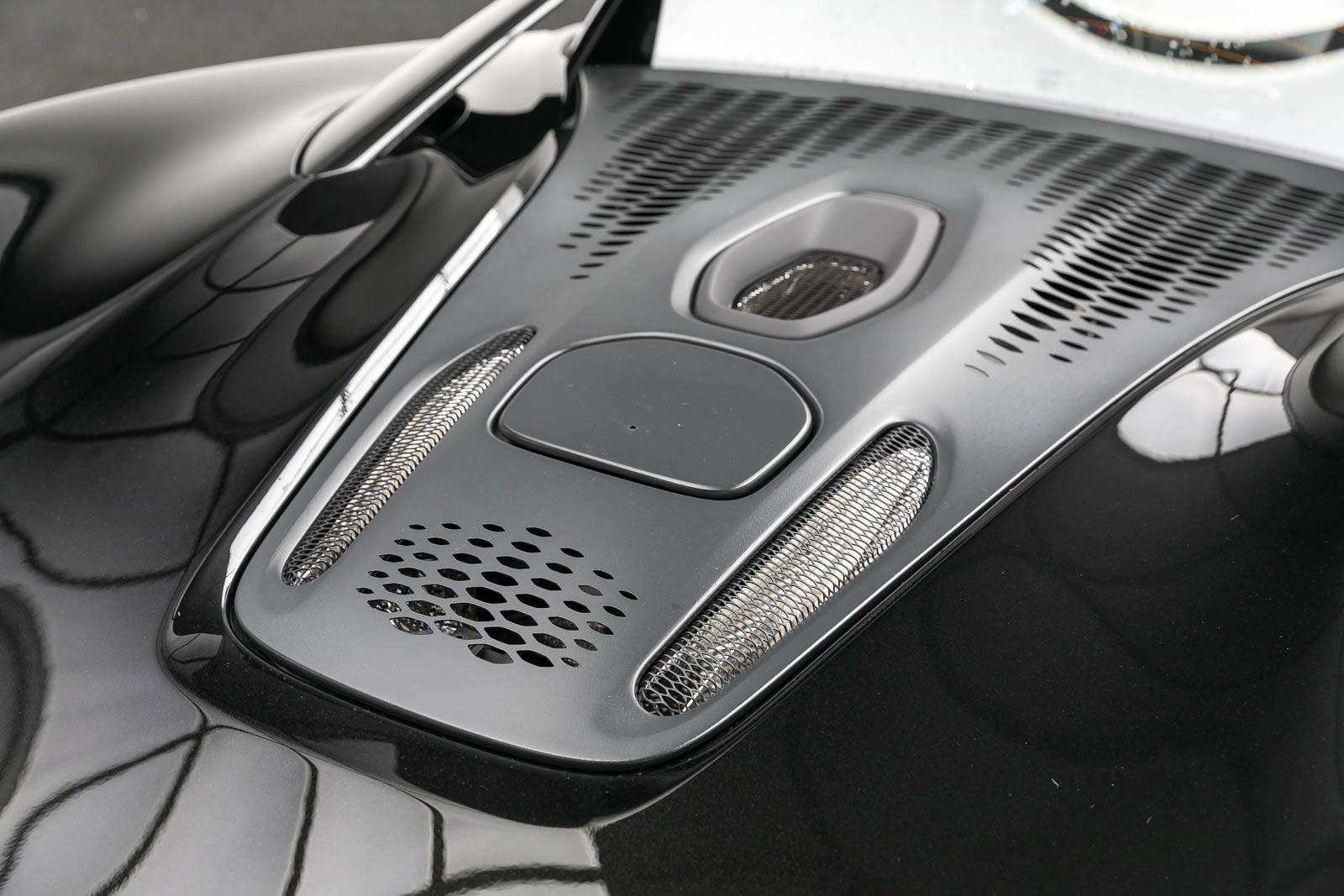 2023 McLaren Artura Coupe