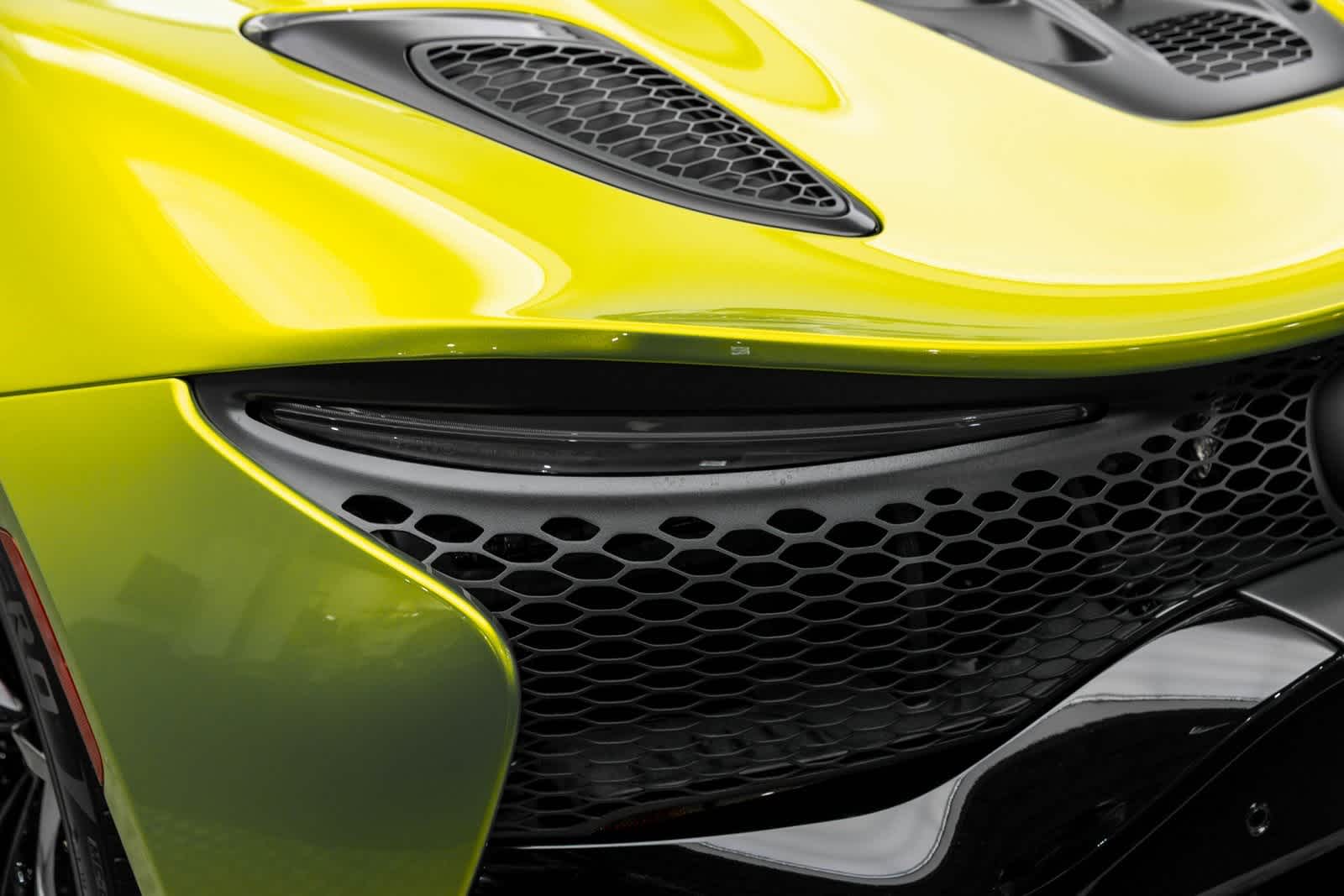 2025 McLaren Artura Spider