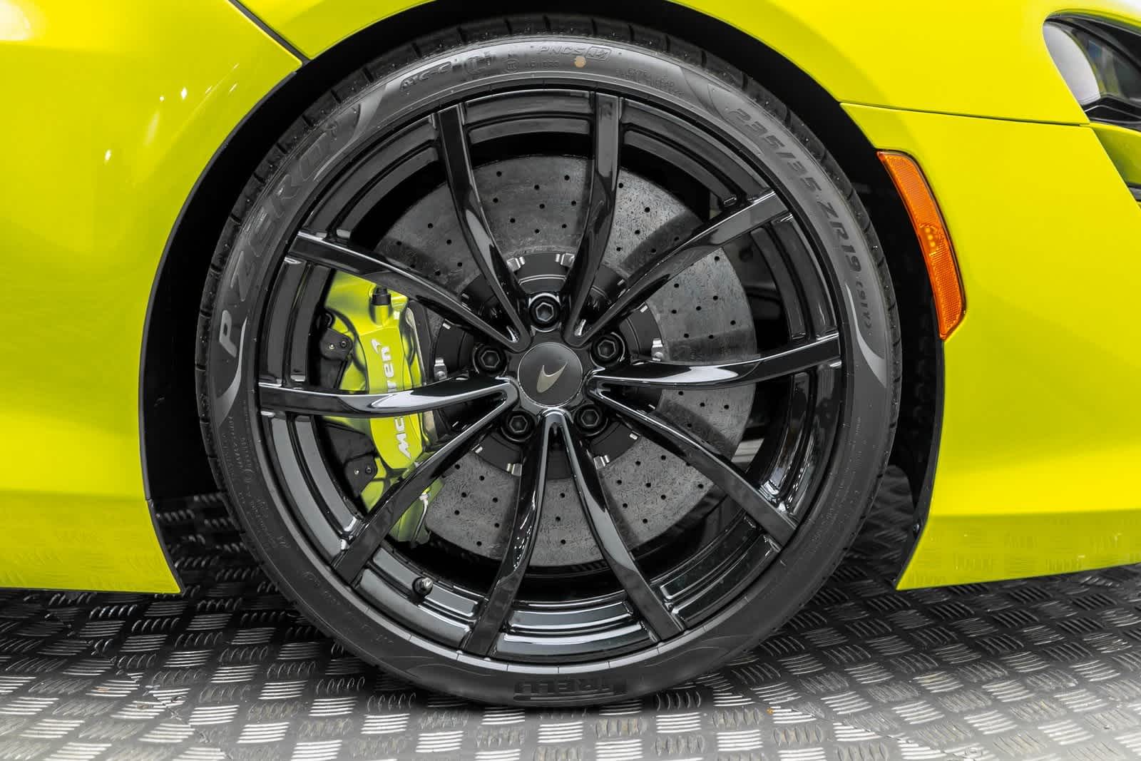 2025 McLaren Artura Spider