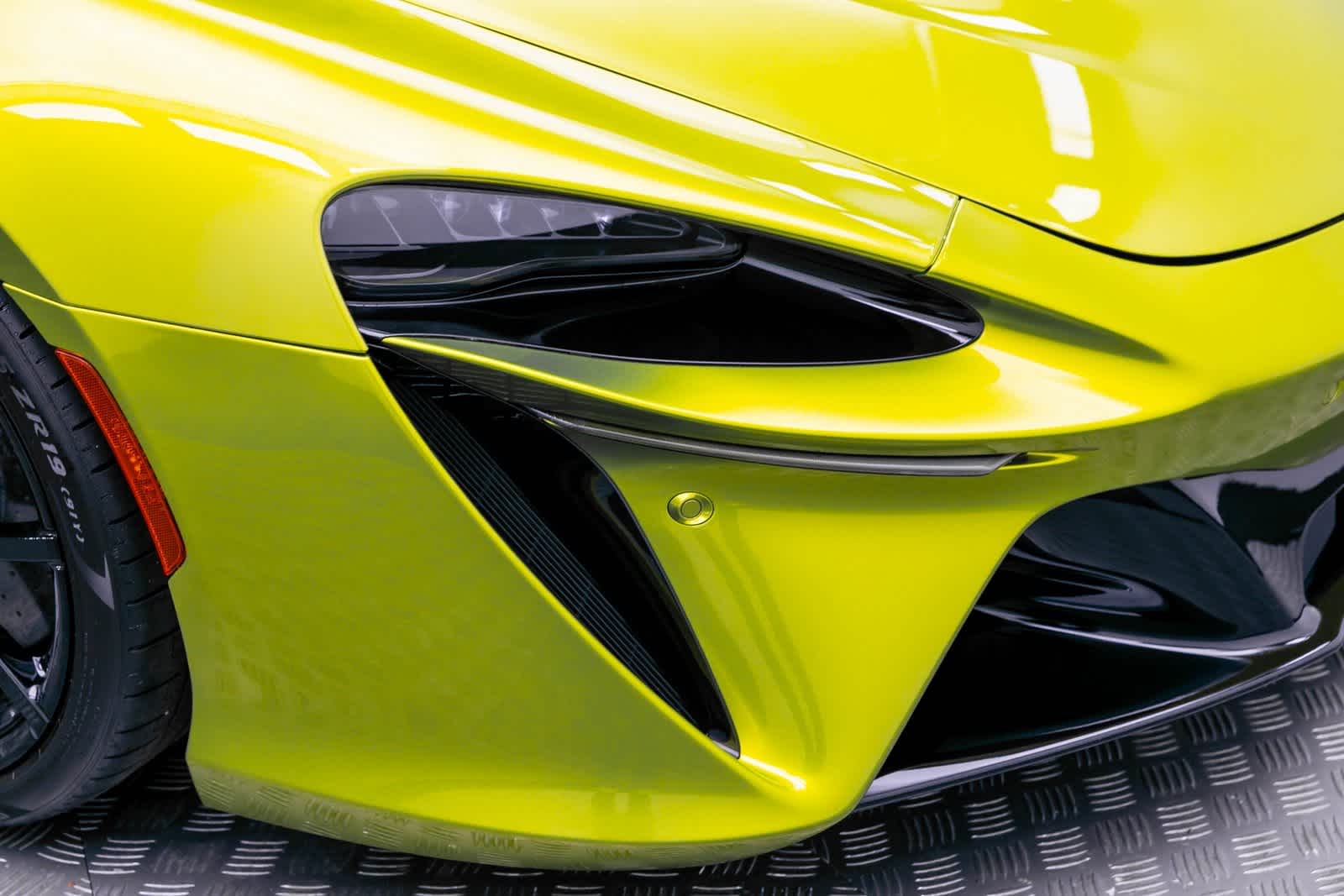 2025 McLaren Artura Spider