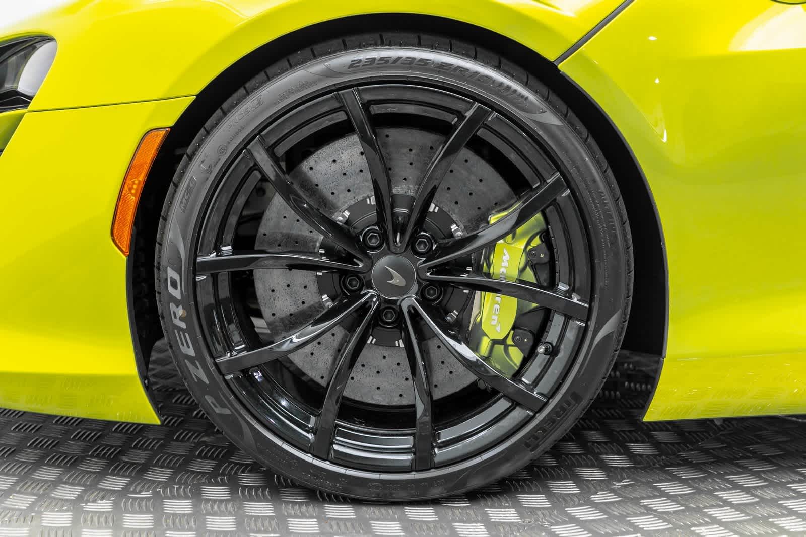 2025 McLaren Artura Spider