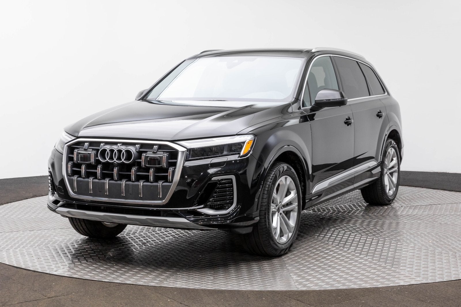 2025 Audi Q7 Premium Plus