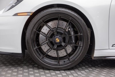 2025 Porsche 911 Carrera 4 GTS