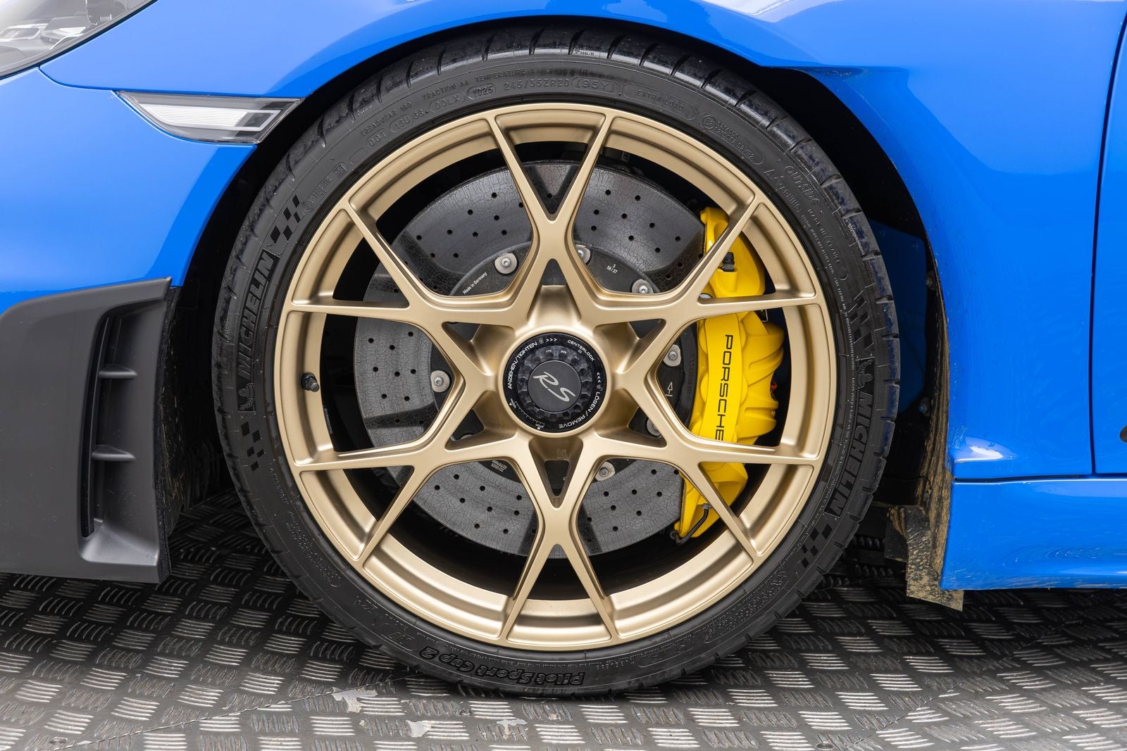 2025 Porsche 718 Cayman GT4 RS
