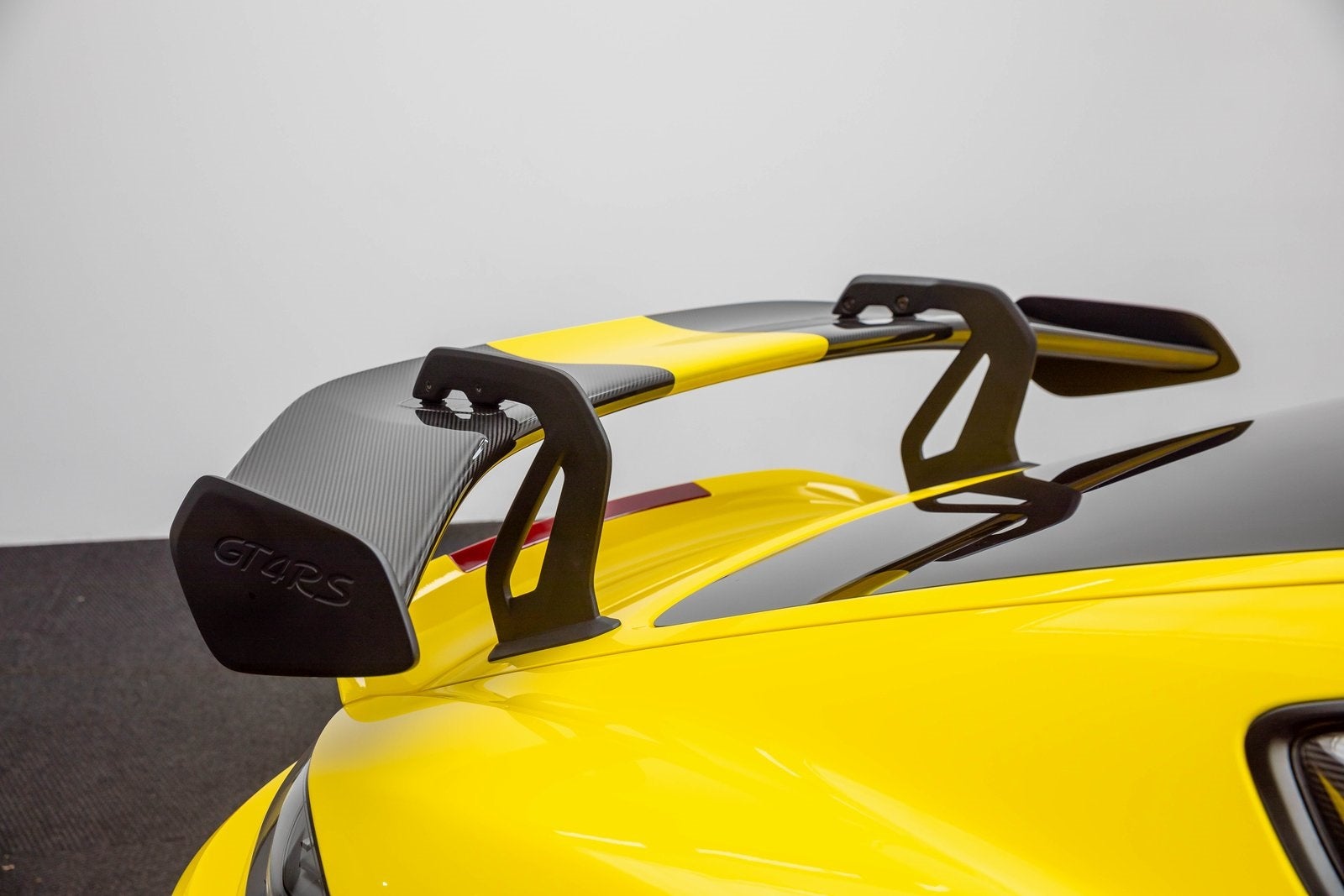 2024 Porsche 718 Cayman GT4 RS